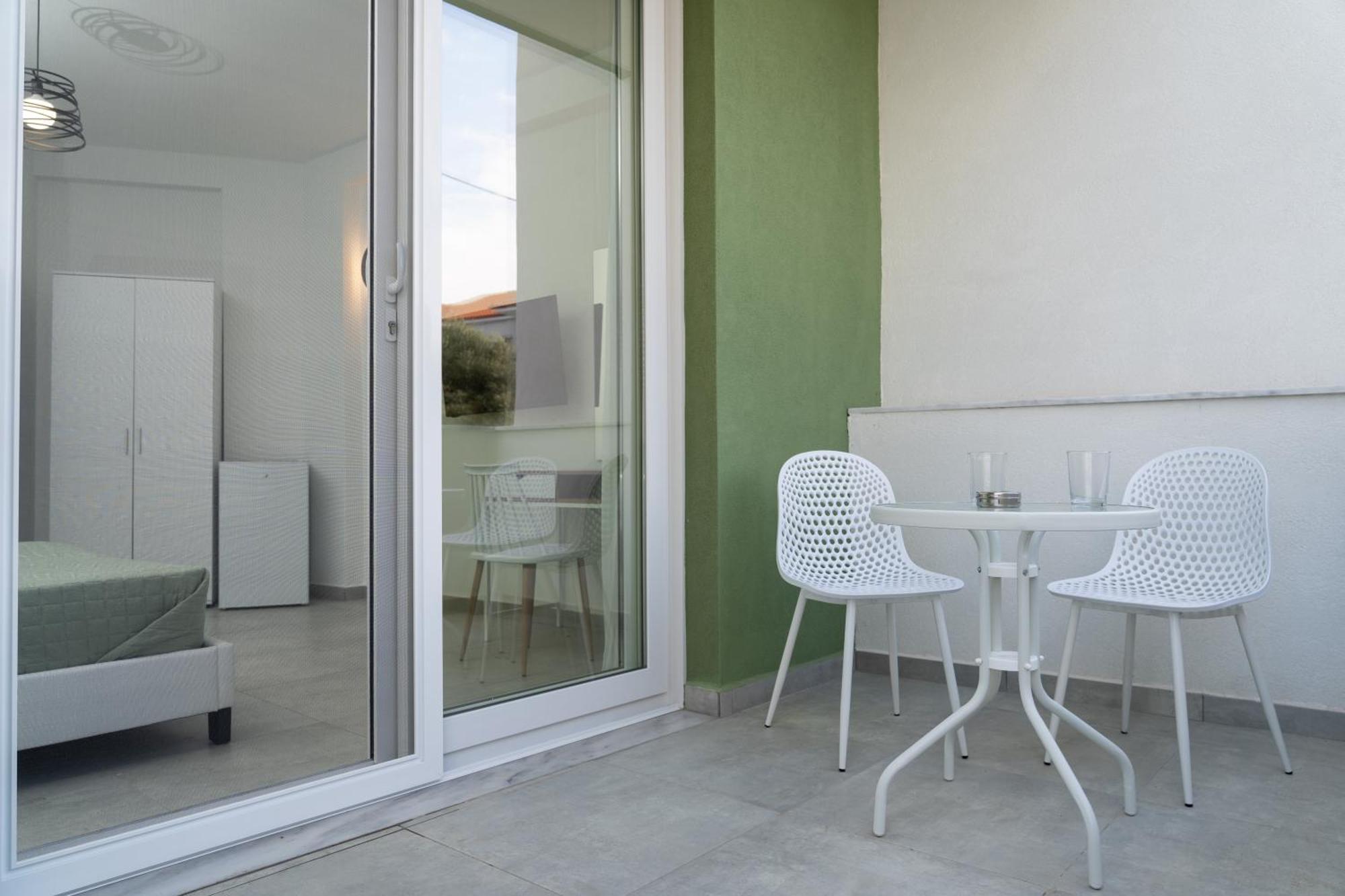 Bluegreen Eco Studios Ofrinion Bagian luar foto